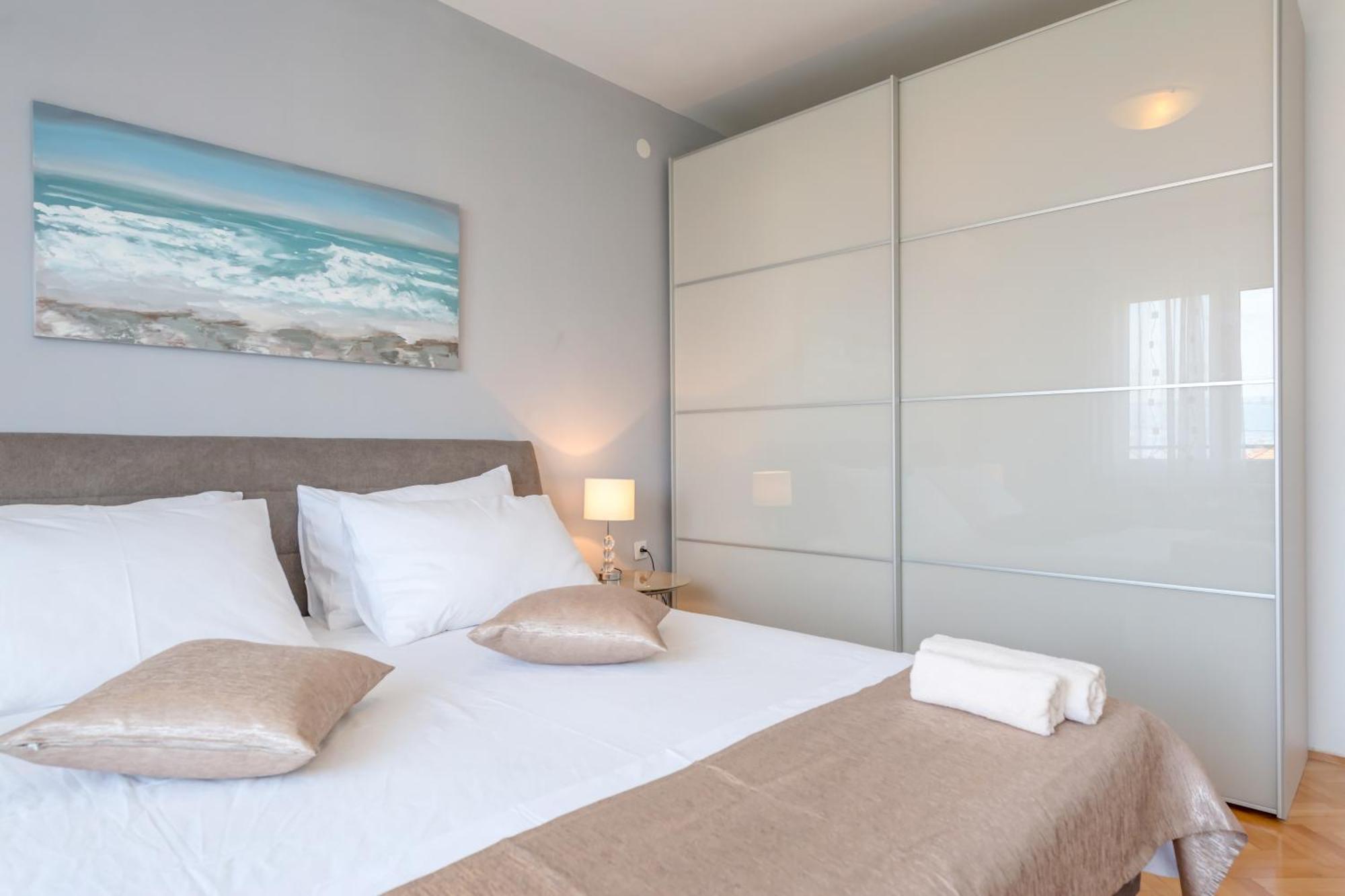 Apartments By The Sea Slatine, Ciovo - 11047 Phòng bức ảnh